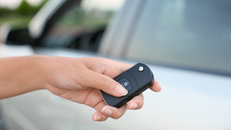 easy way to replace car key battery